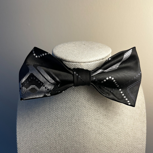 Cillian - Pre-tied Bow Tie